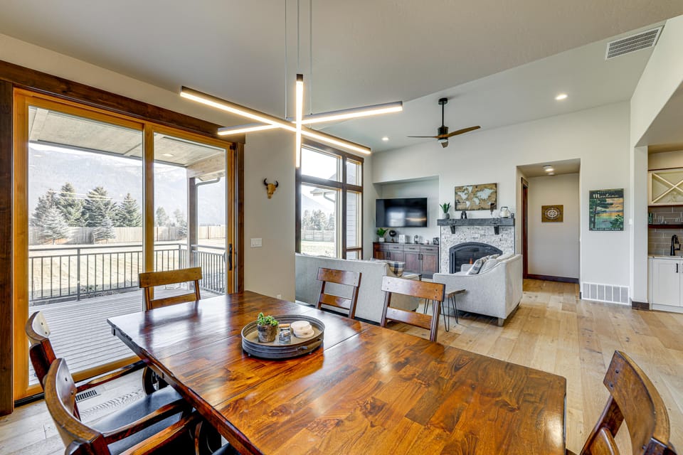 5 Mi to Flathead River: Serene Mountain-View Gem! House in Idaho
