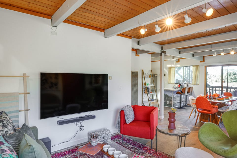 Access to Pool & Trails: Pine Mountain Club Cabin House in Pine Mountain Club