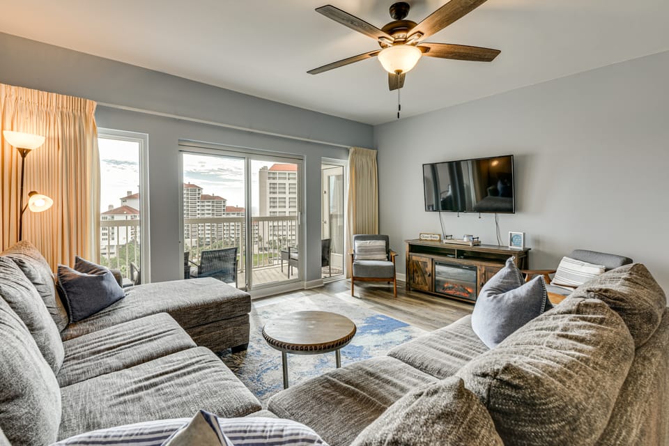Ocean-View Balcony! Tops'l Beach Resort Condo Apartment in Miramar Beach