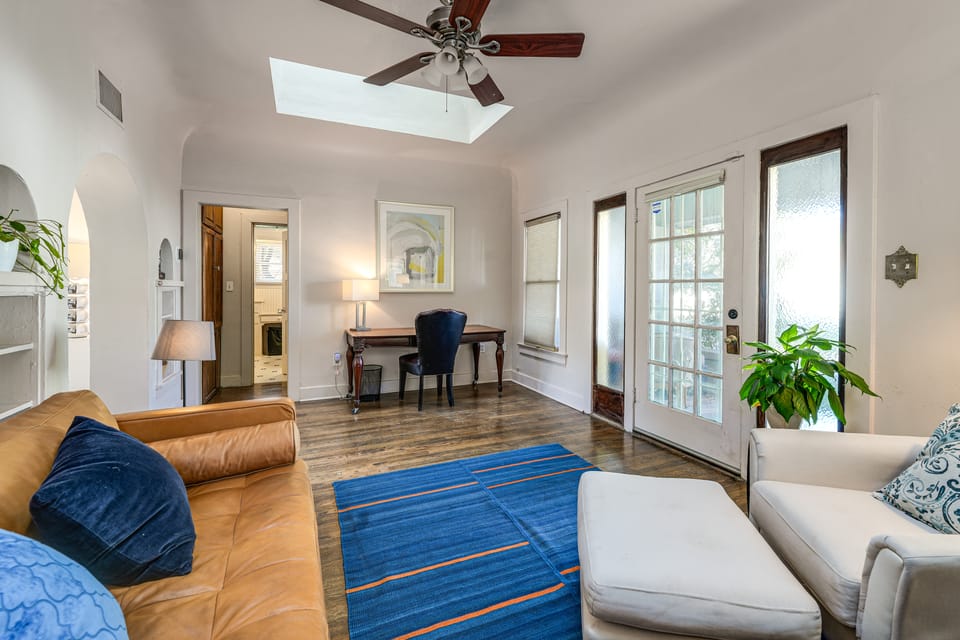 2 Mi to Downtown: Pet-Friendly Home in Phoenix! House in Phoenix