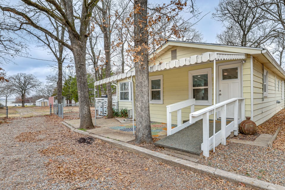 Fish, Hike & Explore: Lake Tawakoni Retreat House in Lake Tawakoni