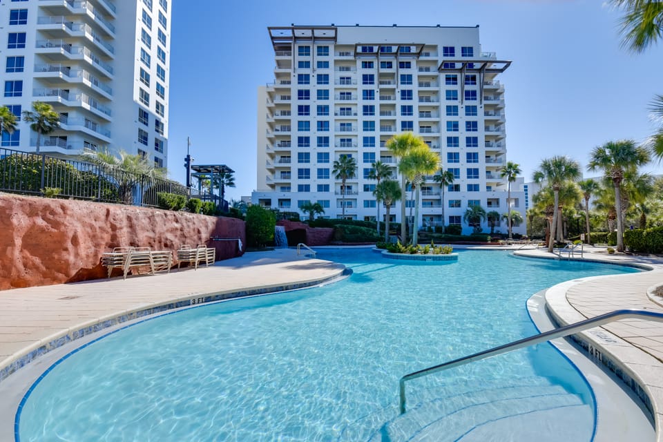Walk to Waves: Resort-Style Miramar Beach Getaway Apartment in Miramar Beach
