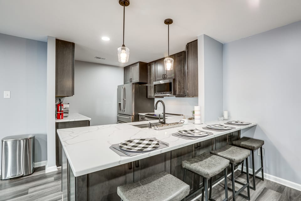 Easy Commute to Philly: Traveling Pros' Hub! Apartment in Jersey Shore