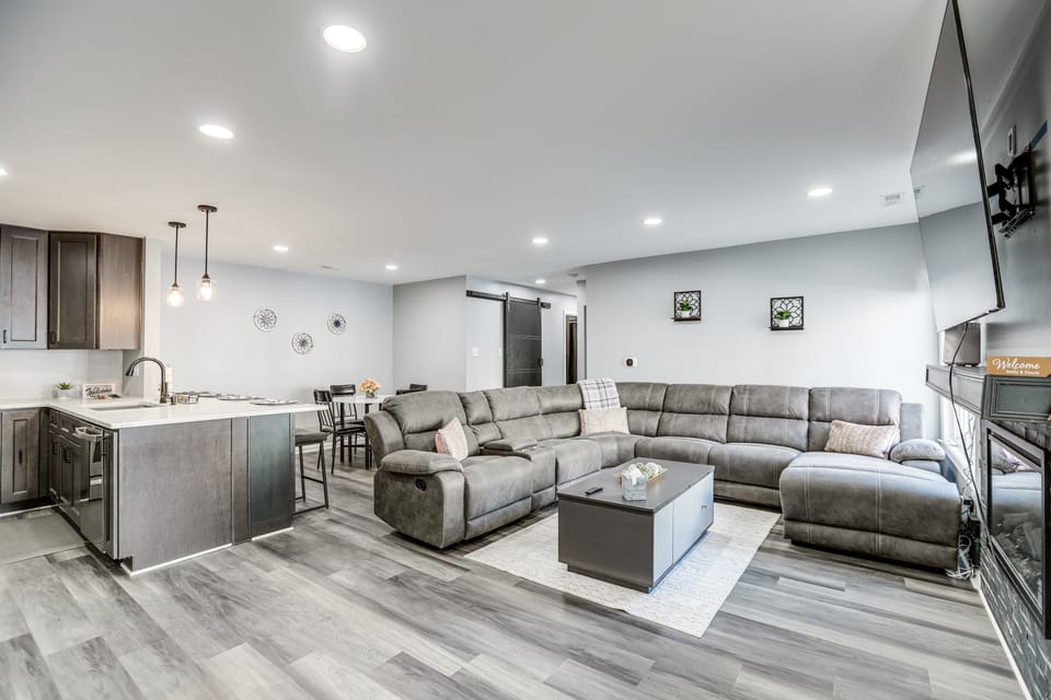 Easy Commute to Philly: Traveling Pros' Hub! Apartment in Jersey Shore