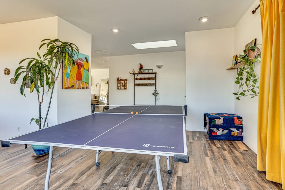 Nature Art Retreat on Breckenridge Creek w/ Pond! House in Washington