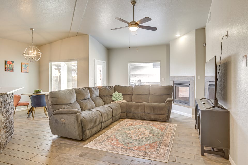 Near Parks & Venues: Upper Valley Family Home! House in El Paso