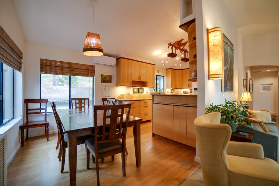 On 10 Acres! Serene Nevada City Retreat w/ Hot Tub House in Sierra Nevada