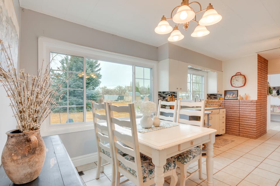 Cozy Mtn-View Retreat w/ Yard: Near Hiking & Golf! House in Utah