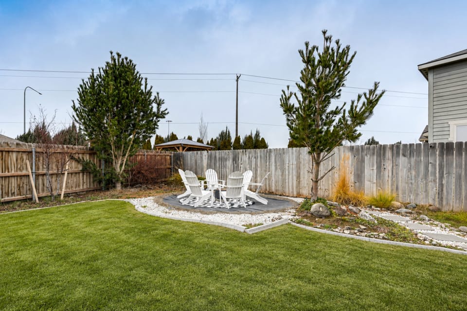 Fenced Yard & Fire Pit! Kennewick Family Retreat House in Kennewick