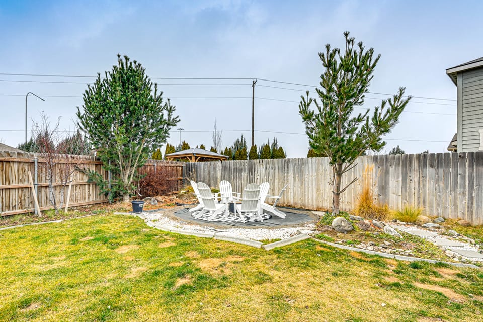 Fenced Yard & Fire Pit! Kennewick Family Retreat House in Kennewick