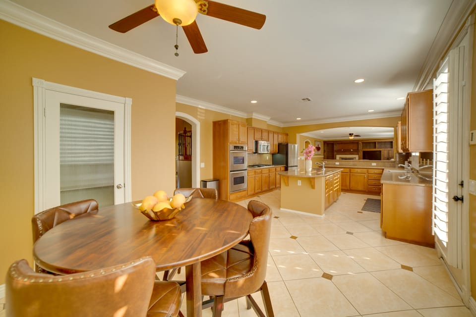 Resort-Style Oasis: Expansive Riverside Mansion House in Riverside