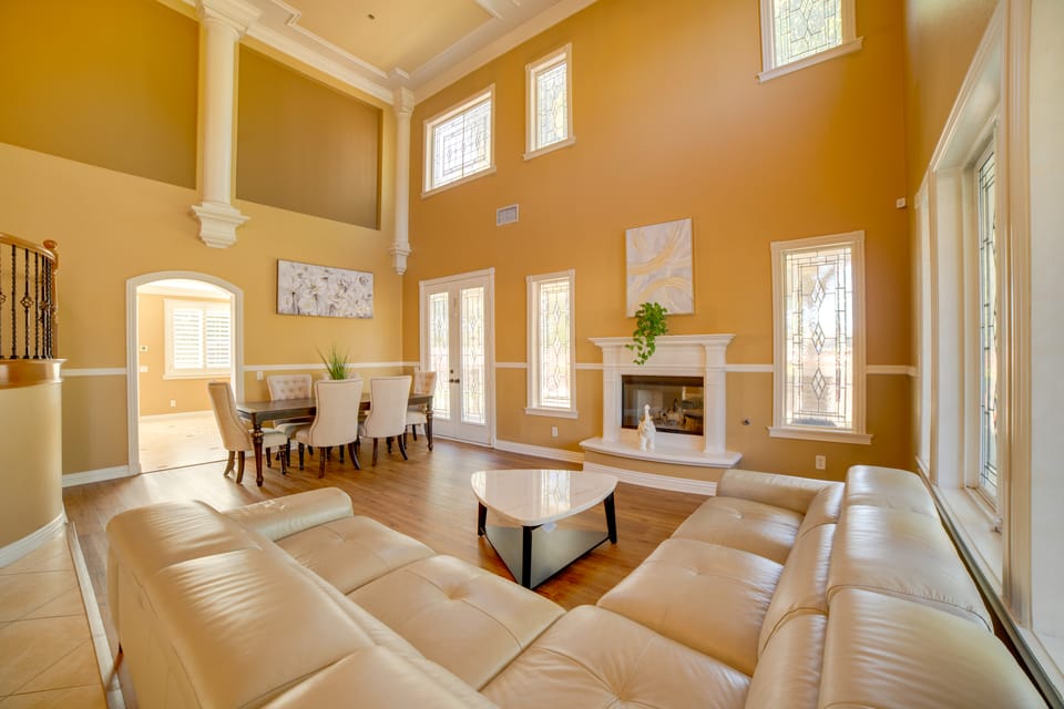 Resort-Style Oasis: Expansive Riverside Mansion House in Riverside