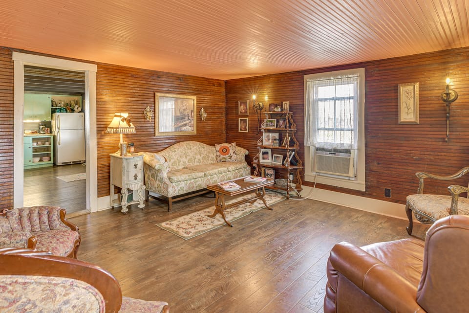 Fish, Hike & Relax: Lewisburg Home w/ Fire Pit! House in Kentucky