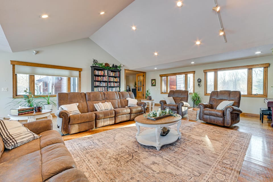 7,000 Sq Ft! Private Rapid City Estate w/ Pool House in Michigan