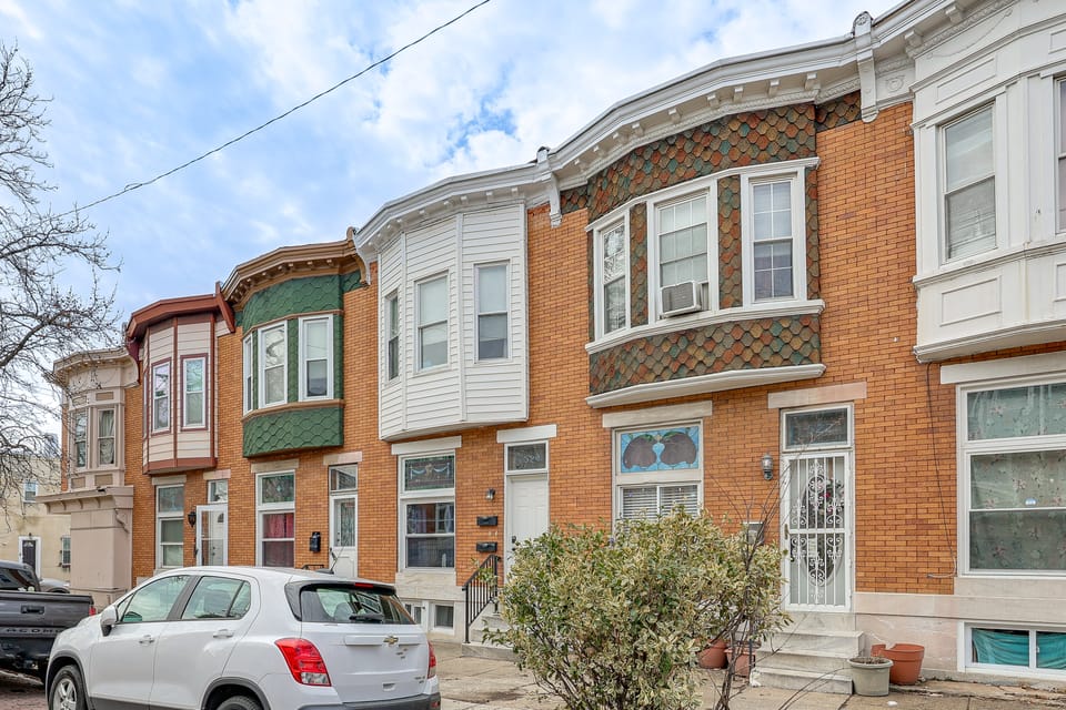 Walk to Patterson Park! Pet-Friendly Townhome Apartment in Baltimore
