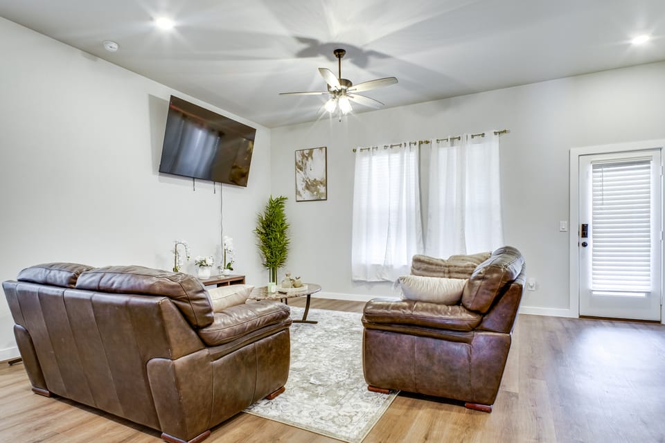 8 Mi to TTU! Pet-Friendly Home w/ Patio & Yard House in Texas