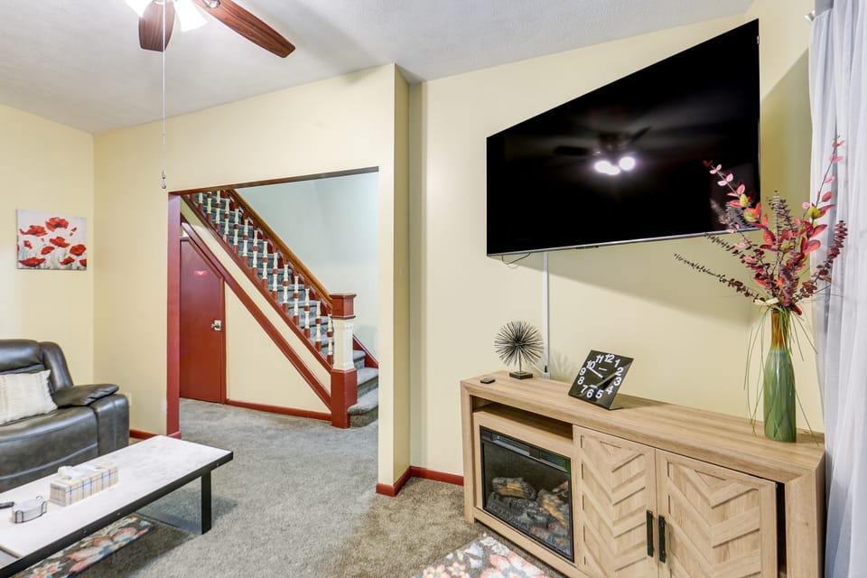 Easy University & Hospital Access! Pittsburgh Home House in Pittsburgh