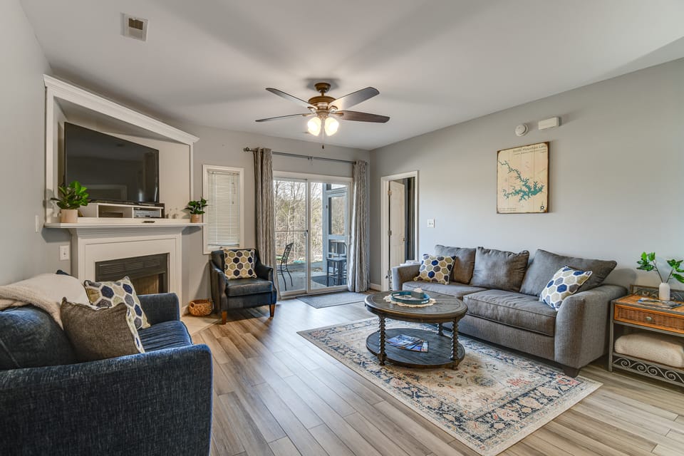 Smith Mtn Lake Fun! Resort-Style Family Retreat Apartment in Smith Mountain Lake