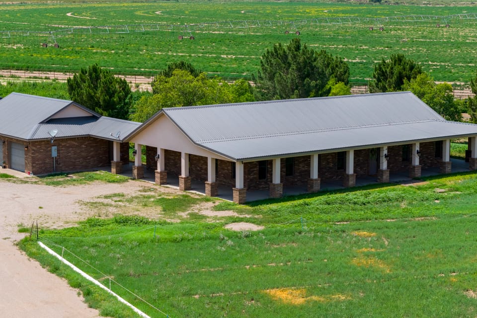 Peaceful, Serene Getaway 17 Mi to Dtwn Roswell! House in New Mexico