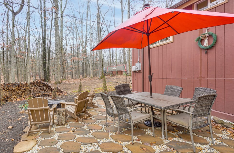 Hike & Golf! Family Home 15 Mi to Berkeley Springs House in Shenandoah Valley