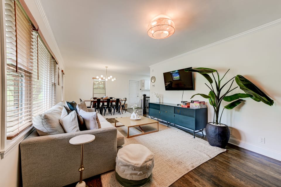 Boutique ATL Escape | Movie Room and Covered Deck House in Atlanta
