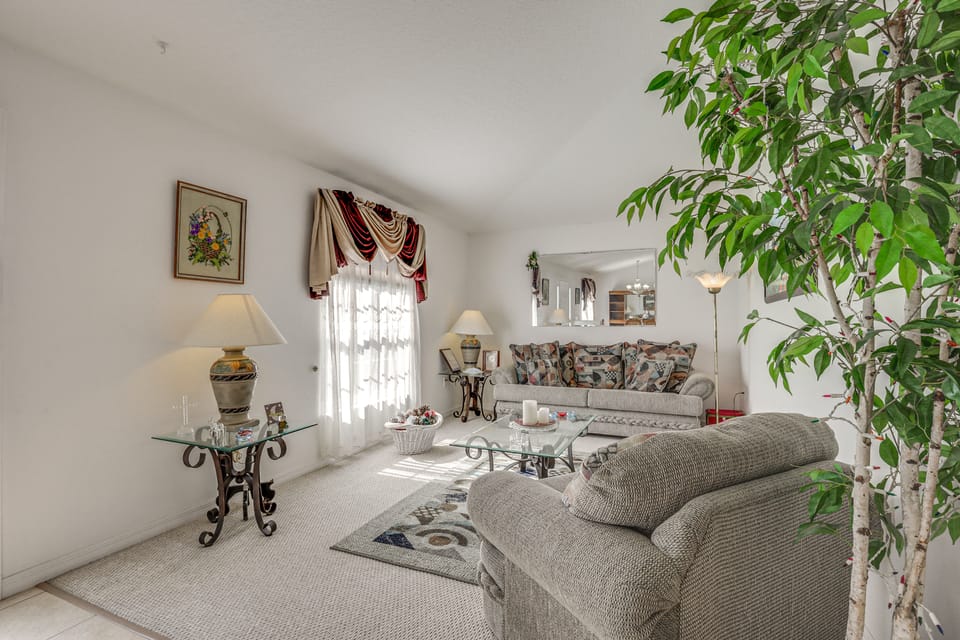 8 Mi to Sea! Snowbird Haven w/ Porch in Palm Coast House in Palm Coast