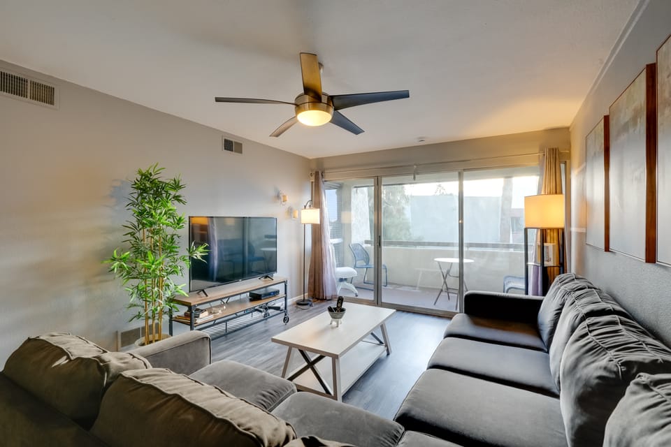 Fully Renovated! Walkable Old Town Condo Apartment in Scottsdale