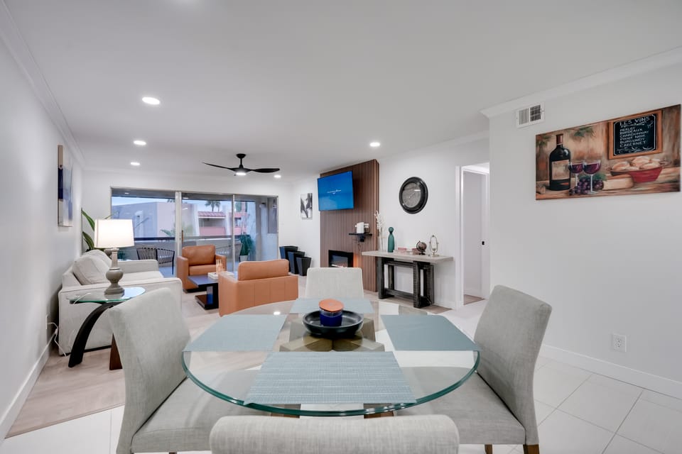 Old Town Oasis! Modern Unit w/ Resort-Style Pool Apartment in Scottsdale