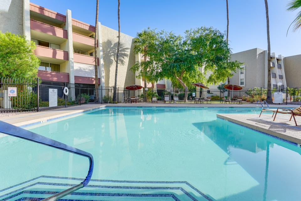 Pool & Hot Tub at Gem in the Heart of Old Town! Apartment in Scottsdale