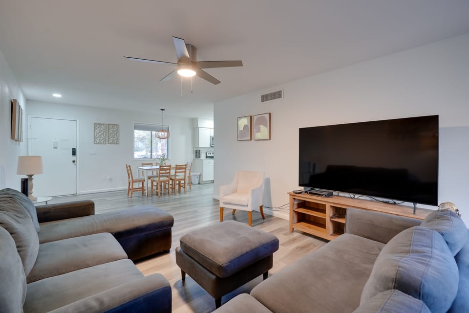 Pool & Hot Tub at Gem in the Heart of Old Town! Apartment in Scottsdale
