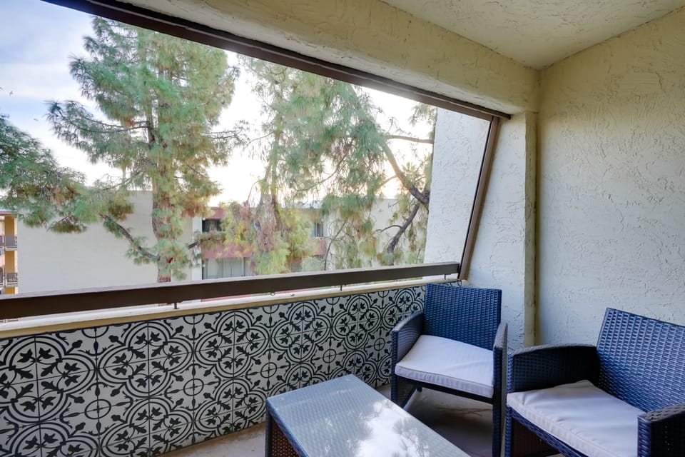 Pool & Hot Tub at Gem in the Heart of Old Town! Apartment in Scottsdale