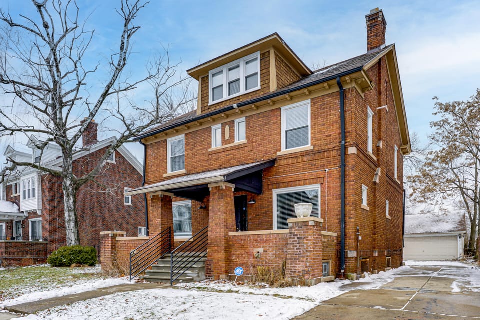 Spacious & Updated Group Getaway in Detroit! House in Detroit