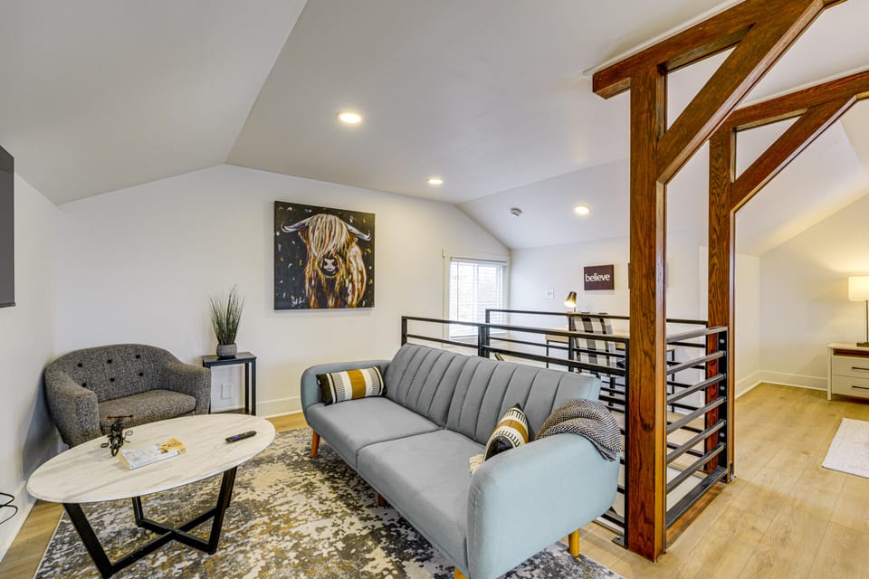 Spacious & Updated Group Getaway in Detroit! House in Detroit