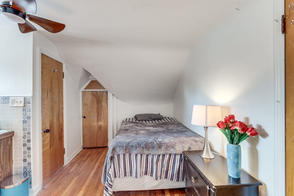 3 Mi to UD & Kettering Health! Suburban Stay Apartment in Kettering