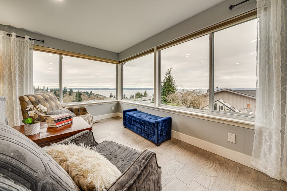 Puget Sound Views! Serene Federal Way Retreat House in Federal Way