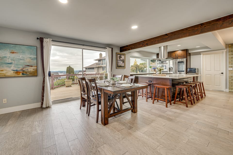 Puget Sound Views! Serene Federal Way Retreat House in Federal Way