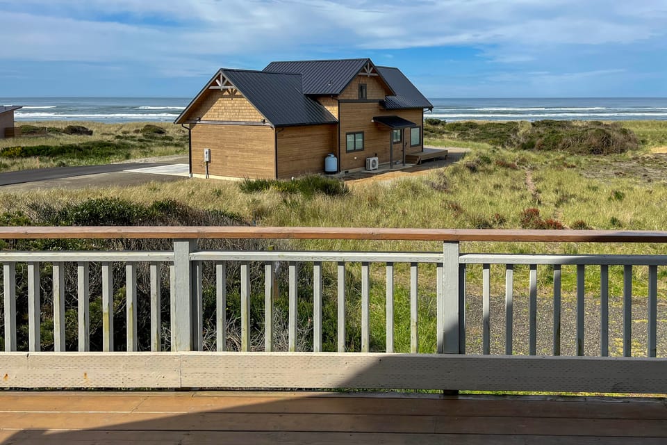 Walk to Beach! Pet-Friendly Westport Home w/ Views House in Westport