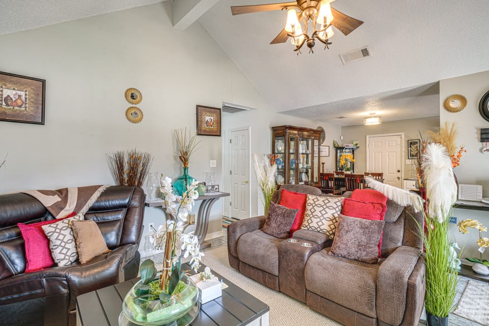 1 Mi to Gulf & Close to Casinos! Quiet Biloxi Home House in Biloxi