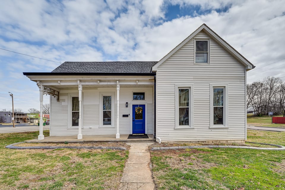 Gateway to Mammoth Cave! Hike, Bike & Explore House in Kentucky