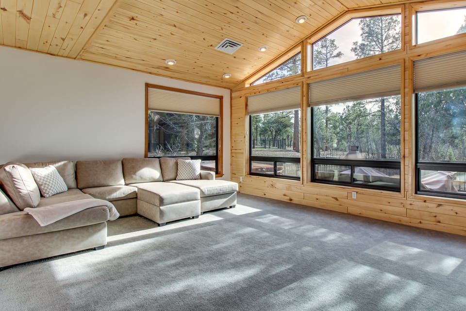 Forest-View Gem in Show Low: Hike, Fish & Golf! House in Show Low