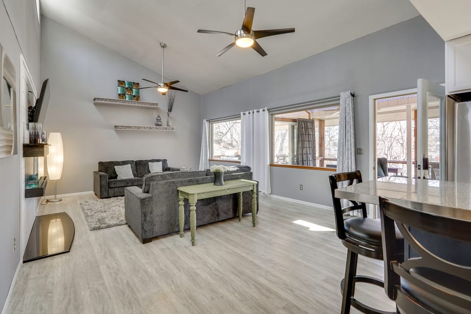 Water-View Deck! Lake Ozark Extended Stay Apartment in Village Four Seasons