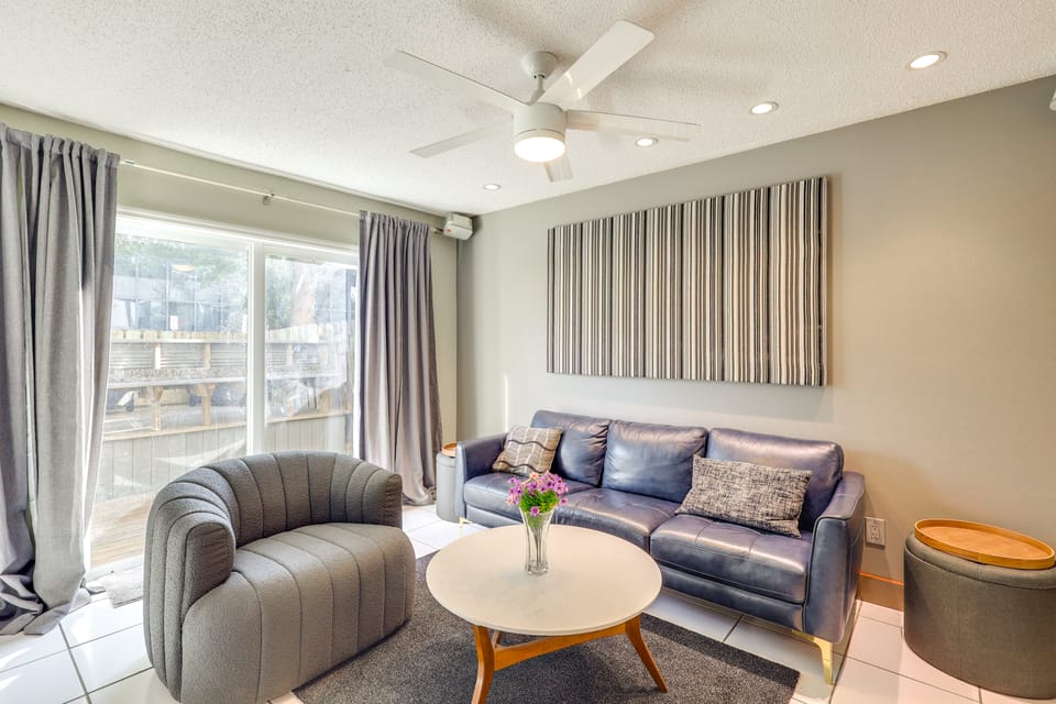 Water View! Walkable Gem Near Bayshore Boulevard Apartment in Tampa