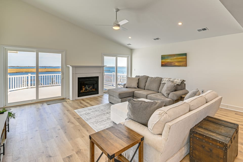 Private Pool, Dock & Beach: Stafford Township Gem House in Stafford Township
