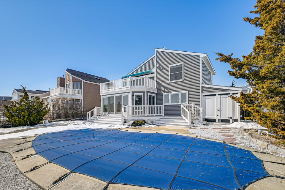 Private Pool, Dock & Beach: Stafford Township Gem House in Stafford Township