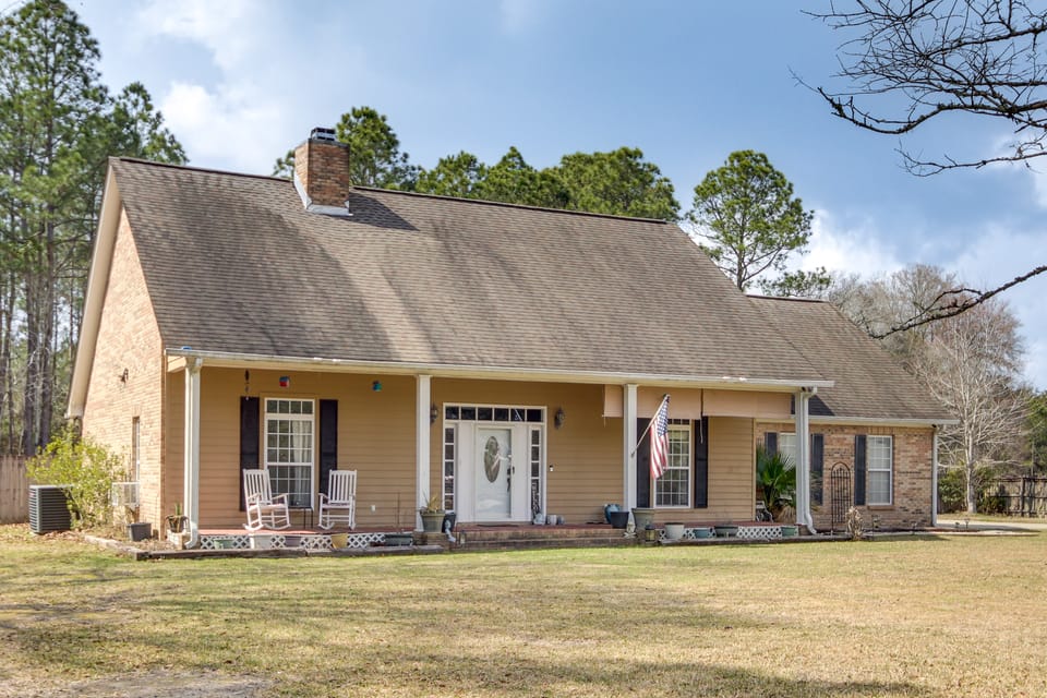 Explore Gulf Coast & Beyond! Home w/ Yard & Games House in Long Beach