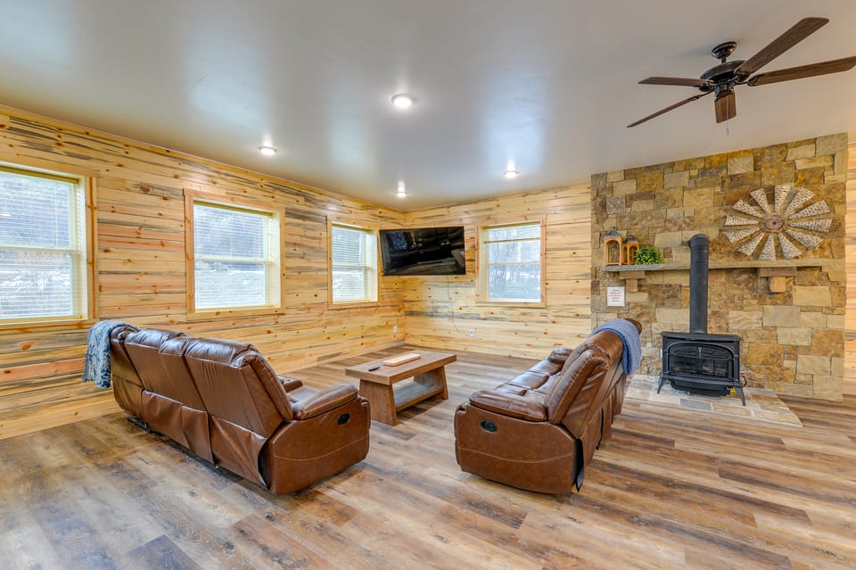 Mountain Retreat By the River: Star Valley Getaway Apartment in Afton