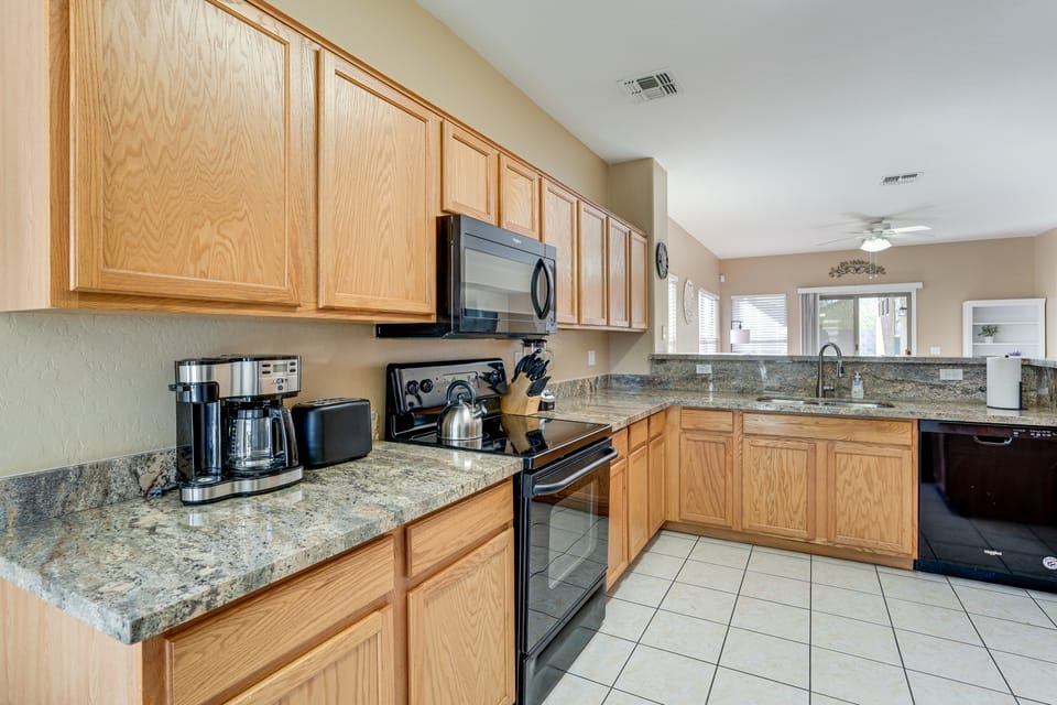 Community Perks! Golfer’s Oasis in San Tan Valley House in Johnson Ranch