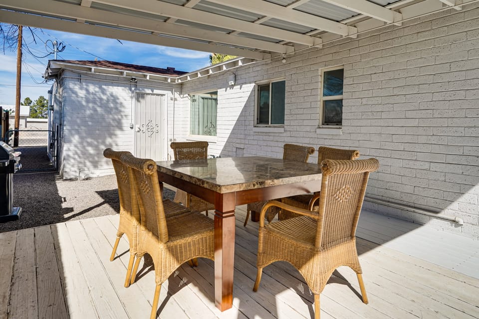 Group-Friendly Oasis Near Roper Lake State Park! House in Arizona
