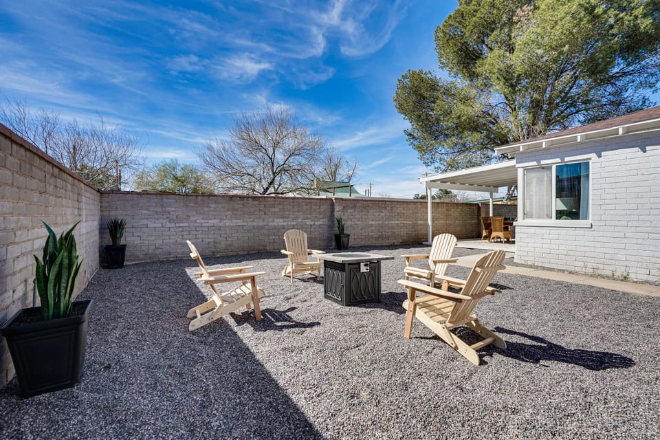 Group-Friendly Oasis Near Roper Lake State Park! House in Arizona
