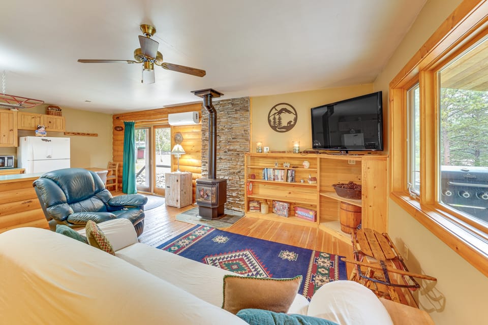 Riverside St Regis Cabin w/ Fire Pit + Grill House in Idaho